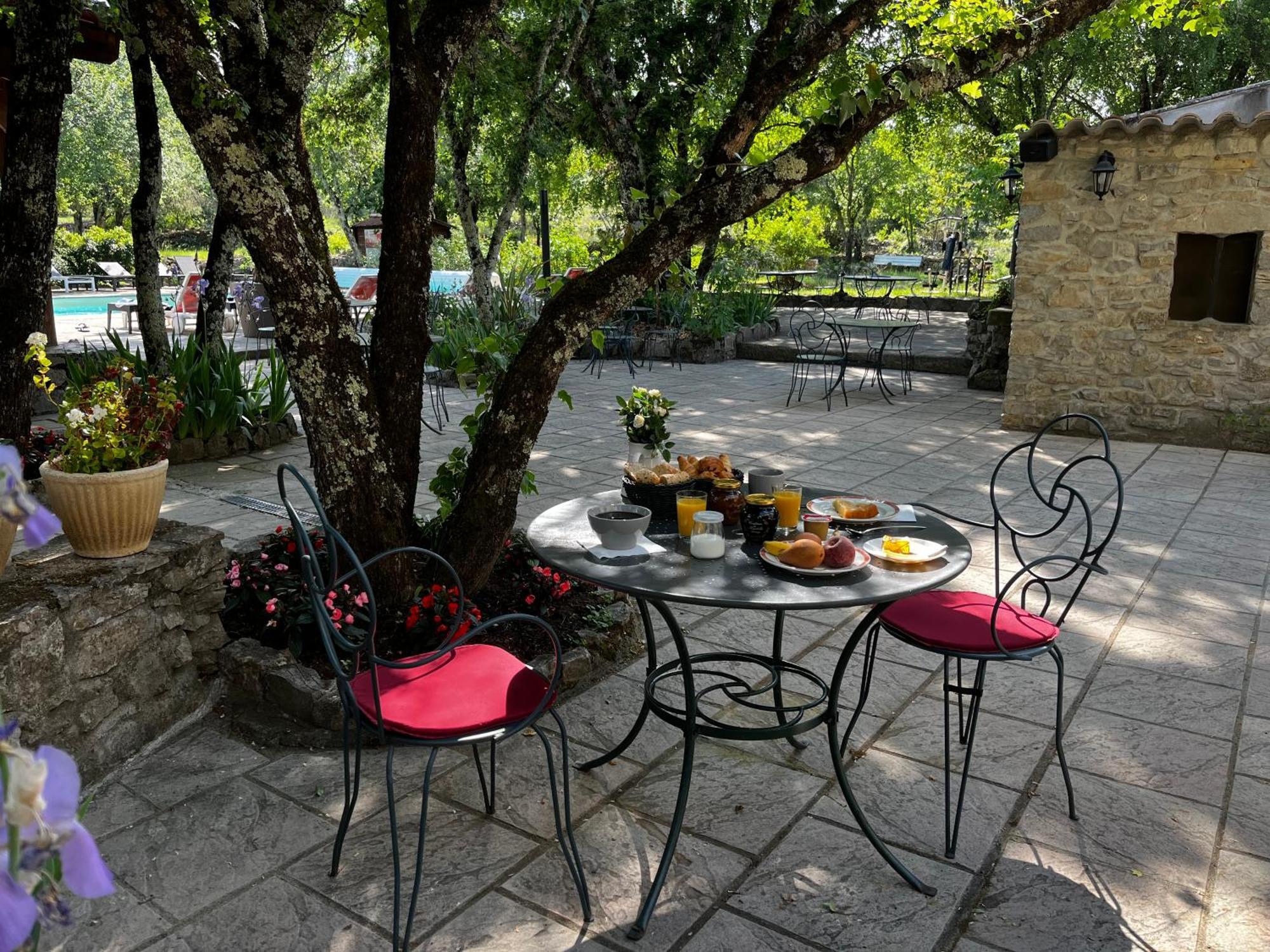 Hotel Mas De L'Espaire Les Vans Ngoại thất bức ảnh